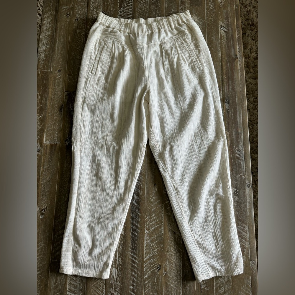 Anthropologie cropped pants with gold shimmer size x small